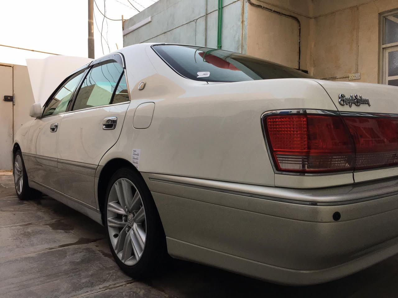 السلام عليكم ويل مع تخم تاير 17/215/75 للبيع ٣٥٠ ،*********** واتساب
