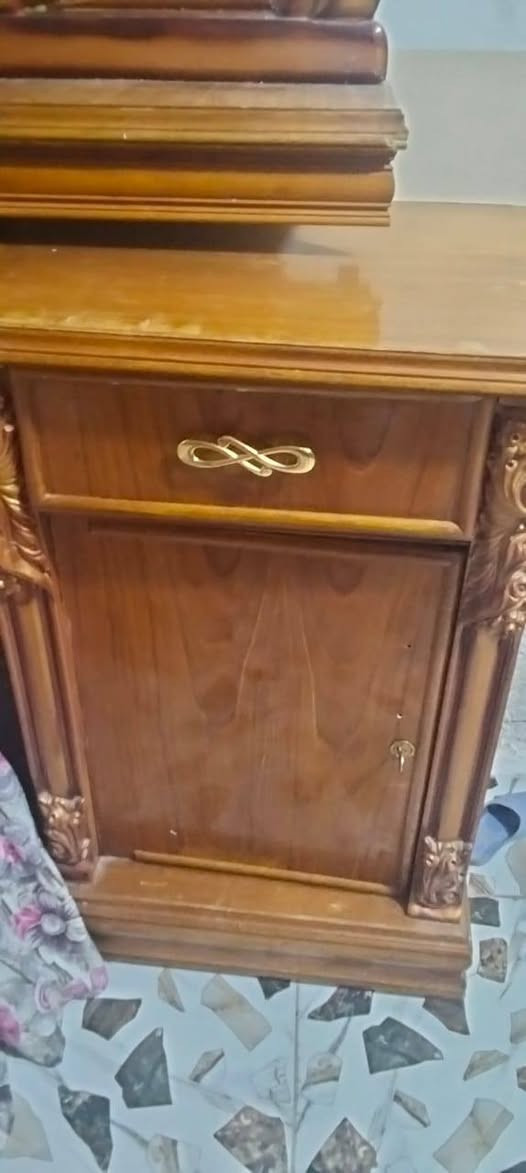 غرفه اخشاب تفصال نضفيه ضالمه تصوير بلحقيقه احلى  سعره ٩٠٠
لاستفسار ***********
