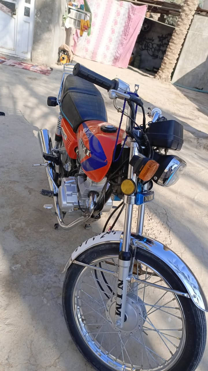 السلام عليكم دراجه للبيع اربع كير موديل 2025مكفوله كفاله عامه من كلشي من مكينه من أوراق دراجه باب اول كفاله عامه
مكان كربلاء طويريج قرب قطعت بنات الحسن ع السعر 600وبيه مجال حك الجيه الموشراي لايتعبني 
الهاتف ***********///***********
