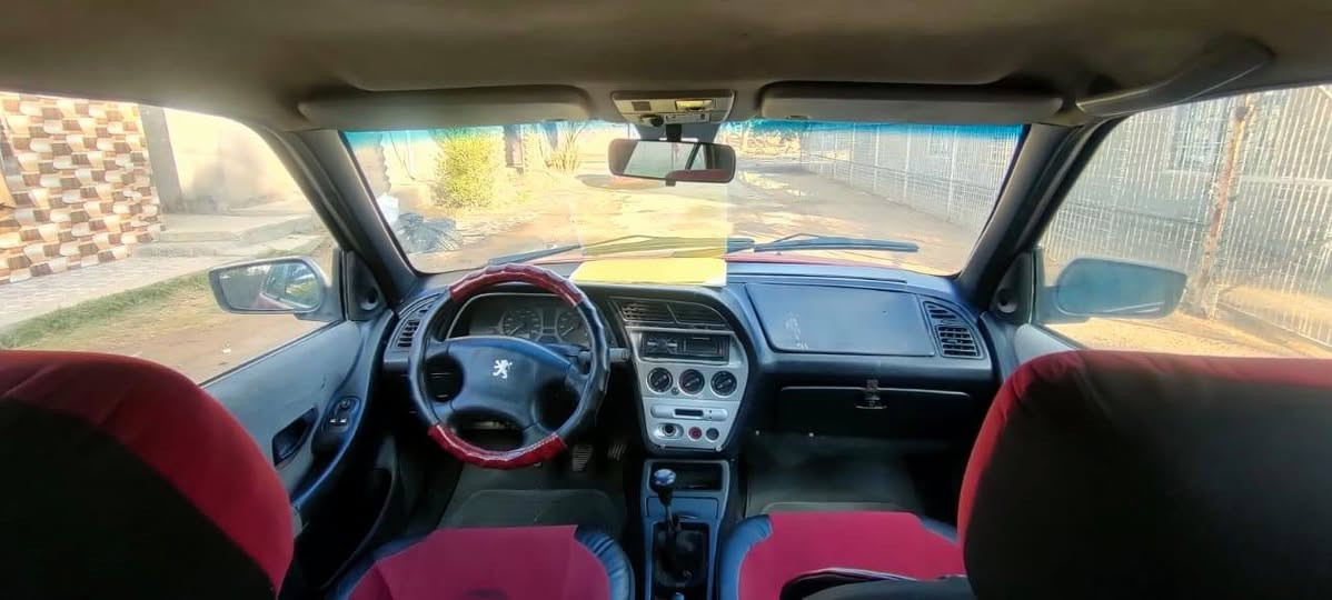 السلام عليكم للبيع بيجو 306 موديل 2001 رقم كربلاء دولي سياره جاهزه محرك كير حداديه جديده تخم تاير سياره بلاديه بدون صبغ كهربائيات مسجل تخم سماعات سياره مال جناي  السعر 35وبيها مجال مكاني بابل المسيب ***********
