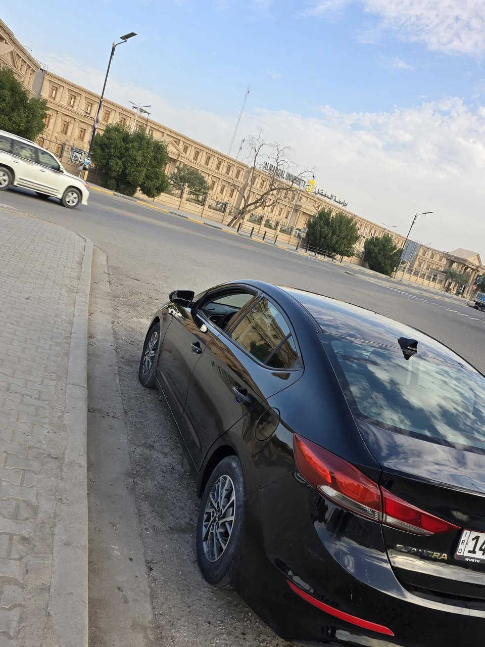 سلام عليكم النترا للبيع او لمراوس2018 وارد امريكي مكينه 2000 دوش كير ايتي حادثا جاملغ خلفي ***********
