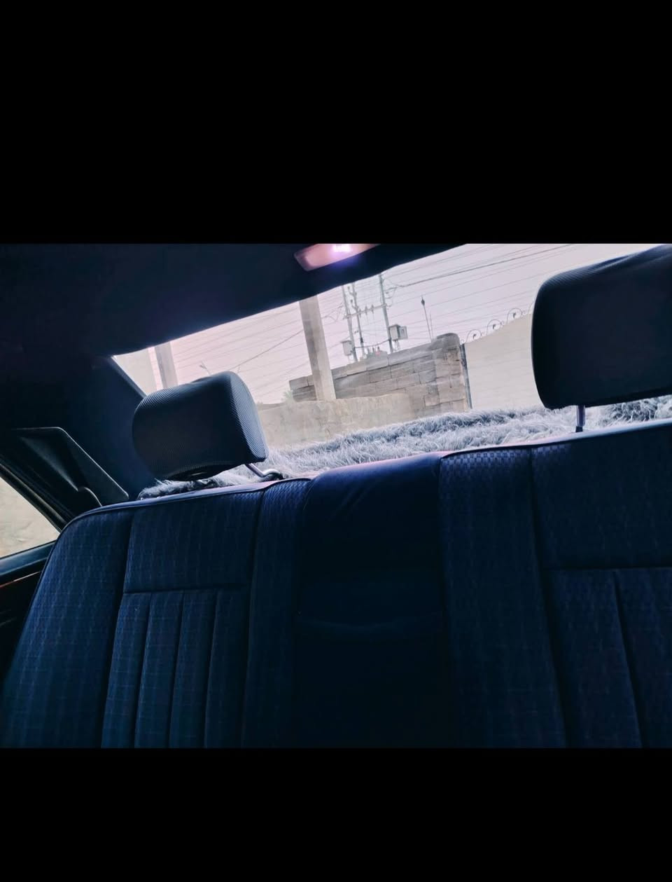 السلام عليكم مارسيدس دب  للبيع موديل 92 سياره بلاديه محرك خراطيم خير من الله سياره بااسمي  رقم #بغداد دولي حجمE 230سياره شغل واطلع وين ميعجبك تدفئه تبريد ثلج جام 4 كهربائيات قطره اخياس مابيها سياره متعوب  عليها خير من الله مال جناي دواخل خير من الله السياره احله من الصوره تحكم جام سنتر لوك كله شغال  تجي اتكلب واتشوف مكاني ديالى بلدروز #السعر 80 وبيها مجال  الاستفسار الاتصال ع رقم ***********
***********
