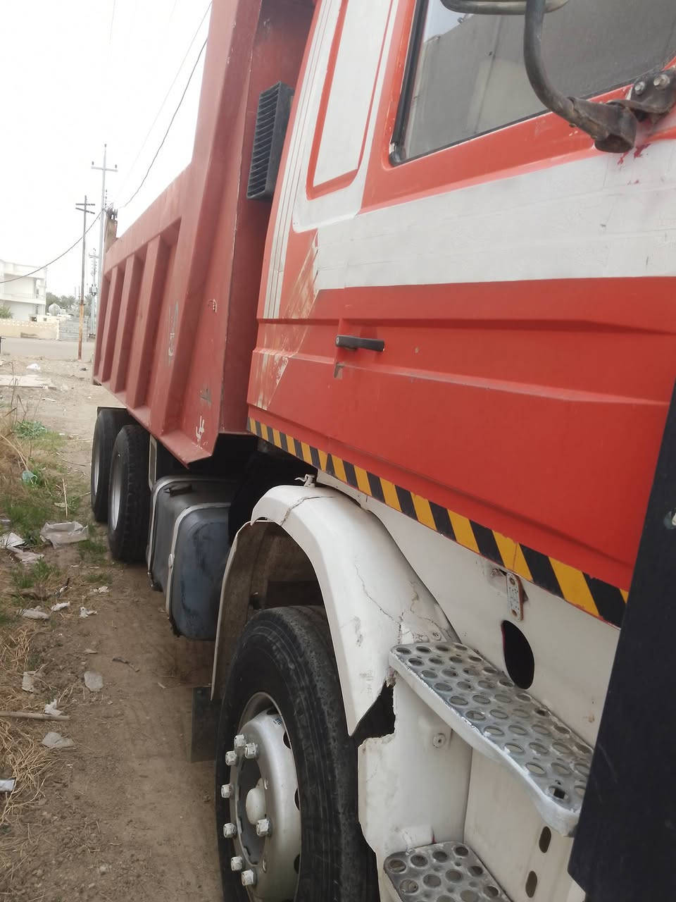 سكانيه موديل 93 حجم 143 محرك 8 ستندر لاتبخير لاتنقيص شاصي ودبل شاصي مكفولات تدفئه وتبريد سياره خير من الله ‏‪***********‬‏
