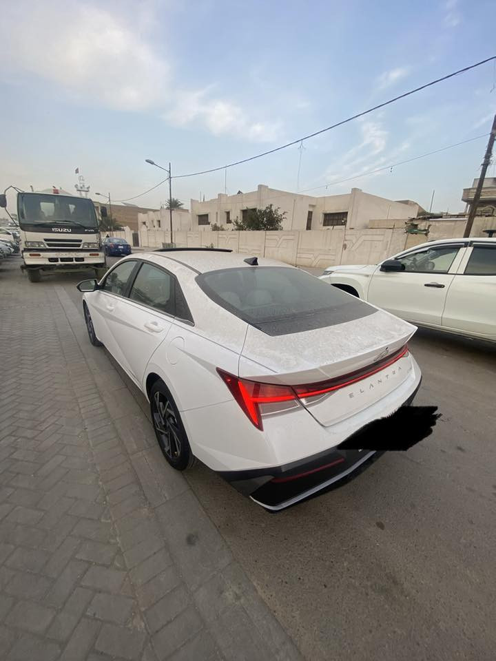 السلام عليكم لبيع فقط النتره مديل 25 لمتدد فول موصفات اخت الزيرو ماشي 12 الف
لون ابيض محرك 2000 دوش 
 كامره دواره 360 درجه
داخل ابيض ملكي جلد بلكامل كشن كهرباء 
بصمة مسح ابواب
فتحة سقف 
فول تحكم استيرن 
تحديد مسار 
اشار بلمري 
نقط عمياء 
لد زنون امامي خلفي 
ويل كب حجم 17
فول ردار امامي خلفي وجانبي 
قيادة ذاتيه

كشنات تدفئه 
مانع نزلاق 
شحن لاسلكي 
سياره حادث بنيد مبدل وجاملغ ربعه بارد وتعديل بلشاصي بدون حار وصبغ وبيها من امريكه باب خلفي وجملغ وشويه من الدوسه صبغ ارباك دركه بيها مرقمه ابسمي رقم مميز السعر175$ وبيها مجال العنوان زيونه او البديات رقم ‭0783 894 0840‬ عندي وتساب ادزلك صور الحادث
