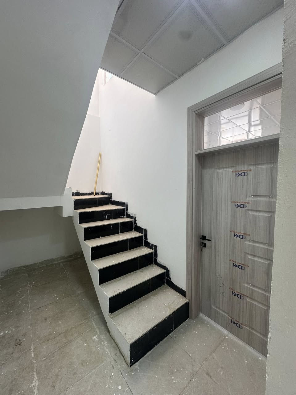 🏠 بيت 150م خلف التجاري
📍منطقة 55 
🏠 يحتوي على غرفتييين نوم و هول و استقبال و صحيات اركمكم الله داخلي و خارجي و بيتونه 
💵 السعر : 48 مليون و بي مجال 💵
📞 *********** ☎️
