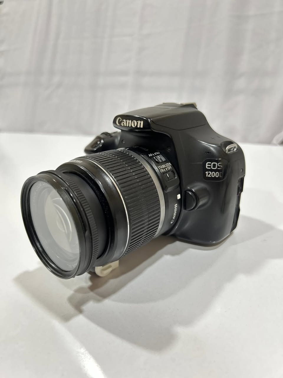 كاميرا كانون للبيع
شباب الكامره كلش نضيفه 
السعر 260 وبيها مجال 
التواصل ***********
شباب الكمره كلش نضيفا لا تفوتكم
