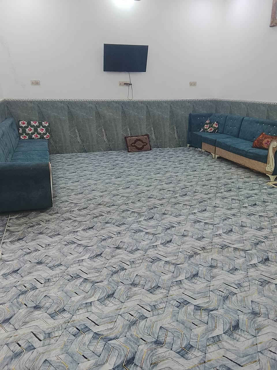 سلام عليكم
بيت زراعي داخل بطابو ذاك صوب حي السلام مساحه 800
باقي تفاصيل تصال 
***********
