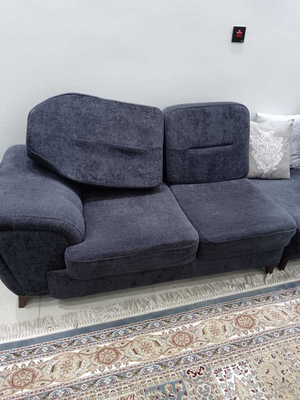 السلام عليكم
تخم للبيع ديوان نظافه ٨٠% 
العنوان كراده داخل 
للاستفسار التواصل ***********
