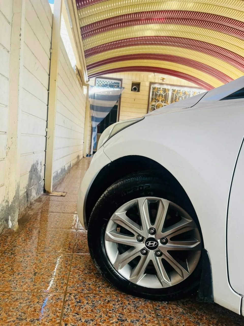 سلام عليكم لنترا خليجي موديل 2015  رقم بغداد بيه جاملغ وبنيد بدون دواخل مكينه 1800دوش مكينه كير تبريد حداديه كله جديد فول واحد ع واحد مكاني بابل لسعر 112وبيه مجال 
***********
