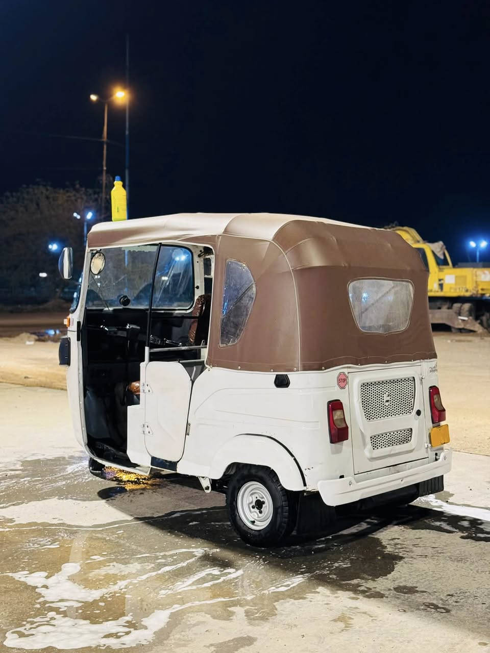 السلام عليكم 
تكتك ٢١ رقم كربلاء كفاله عامه محرك وكشر تحويل مشروع وطني 
بس بيهه شوية ملاحضات بسيطه 
مكاني بغداد المحموديه 
سعر ٧٥٠٠ وبيها مجال 
*********** اتصل وبخدمتك
