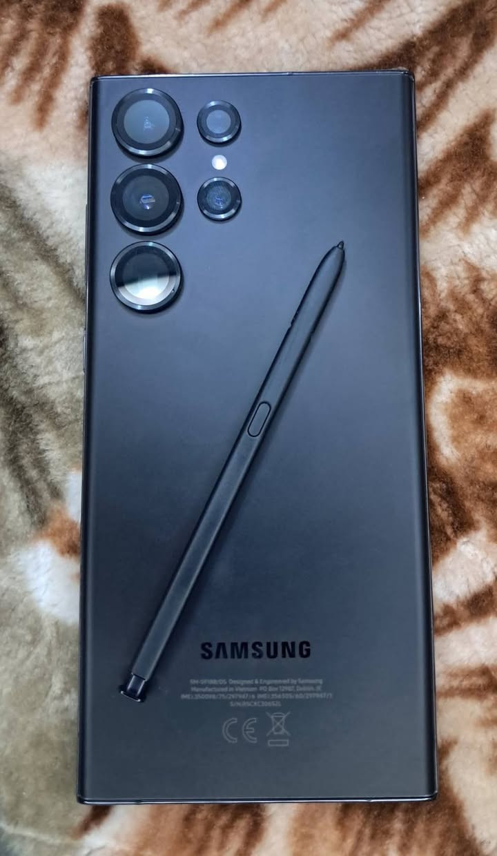 اس23 الترا    S23Ultra
سلام عليكم ..اس 23 الترا شرق اوسط دبل خط✅
 ذاكرة  256 /12 داخلية 12 ✅
كارتون ملحقاتة كاملة ✅
 نضافة 99% موضح بالصورة (الجهاز جان مضموم)✅
محتفظ بي وما متعوب ابدا لعبة منازلة  بي ✅
مكفول كفالة عامة وتربروف ✅
مواصفاتة معروفة ميحتاج اشرح كامرة وبطارية وكذا ..
السعر (750) بي مجال بسيط حك الجية فقط✅

هاتف *********** اتصال او واتساب ✅
