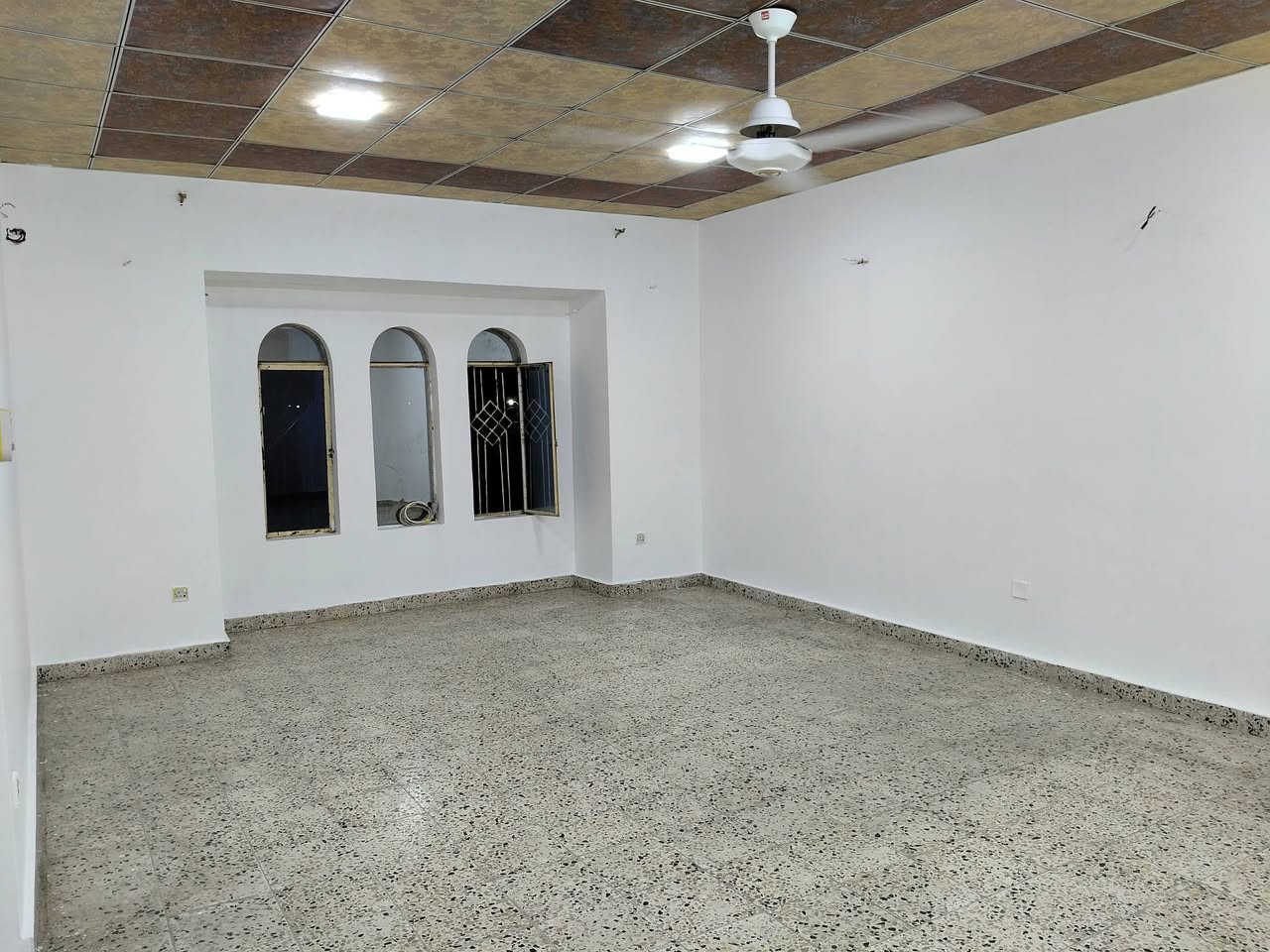 مستعدون لصبغ المنازل داخل وخارج ووتر ستوب ومانع رطوبه ..والحديد..ابواب وشبابيك 
وبكادر مميز وبأسعار مناسبه 
للتواصل على الخاص او الاتصال على الرقم 
***********/ واتساب
