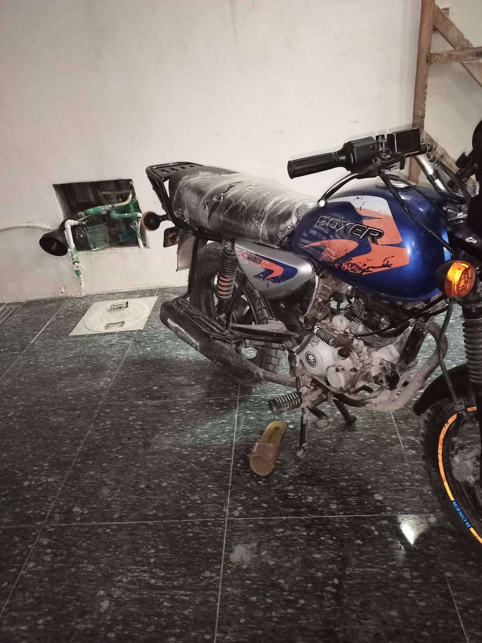 سلام عليكم بوكسر موديل 22شغاله الدراجه كامله اشاير لايت سلف ناقصه كتف شحن الدراجه كامله مابيهه اوراق اكفلكياها عشاير وحلال وحرام السعر 600قابل للمراوس عنواني بغداد زعفرانيه رقم الهاتف ‏‪***********‬‏
