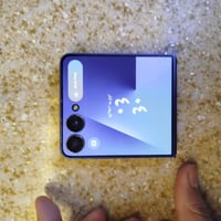 اخوان سامسونك z flip 7 ذاكره ٥١٢ بس السيم كارت مالته قافل يراد ابو سوف...