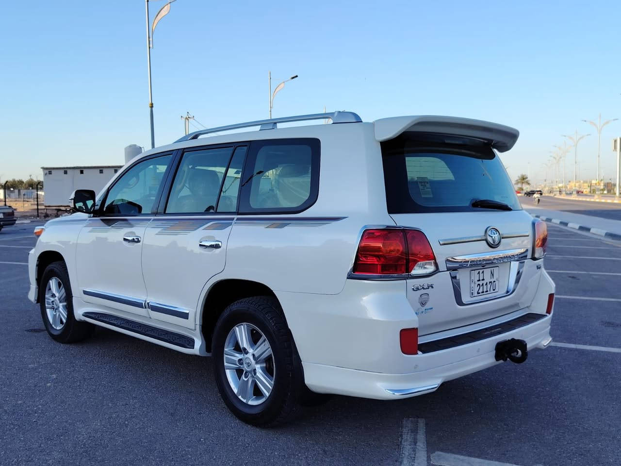 سياره نوع لاندكروز موديل 2014بريميه فول مواصفات واحد عله واحد مواصفات لكزز فتحه بصمه شاشه كامره حساسات امامي خلفي  ثلاجه تحكم ستيرن جهتين شاير مري مري شفط منضومه كشاف زنون سستم سماعات صوت كشنات كهرباي جلد تبريد تدفاه كشنات 7راكب 3قطع تبريد جنطه كهرباي مانع نزلاق مثبا ت سرعه زراك لايت كفاله عامه كير مكينه حداديه تخم تاير تبريد كفاله من ضربه او تبديل او صبغ او بارد او فتح كفاله عامه تحويل مباشر بسمي العنوان كربلاء السعر 398بيه مجال رقم الهاتف***********
