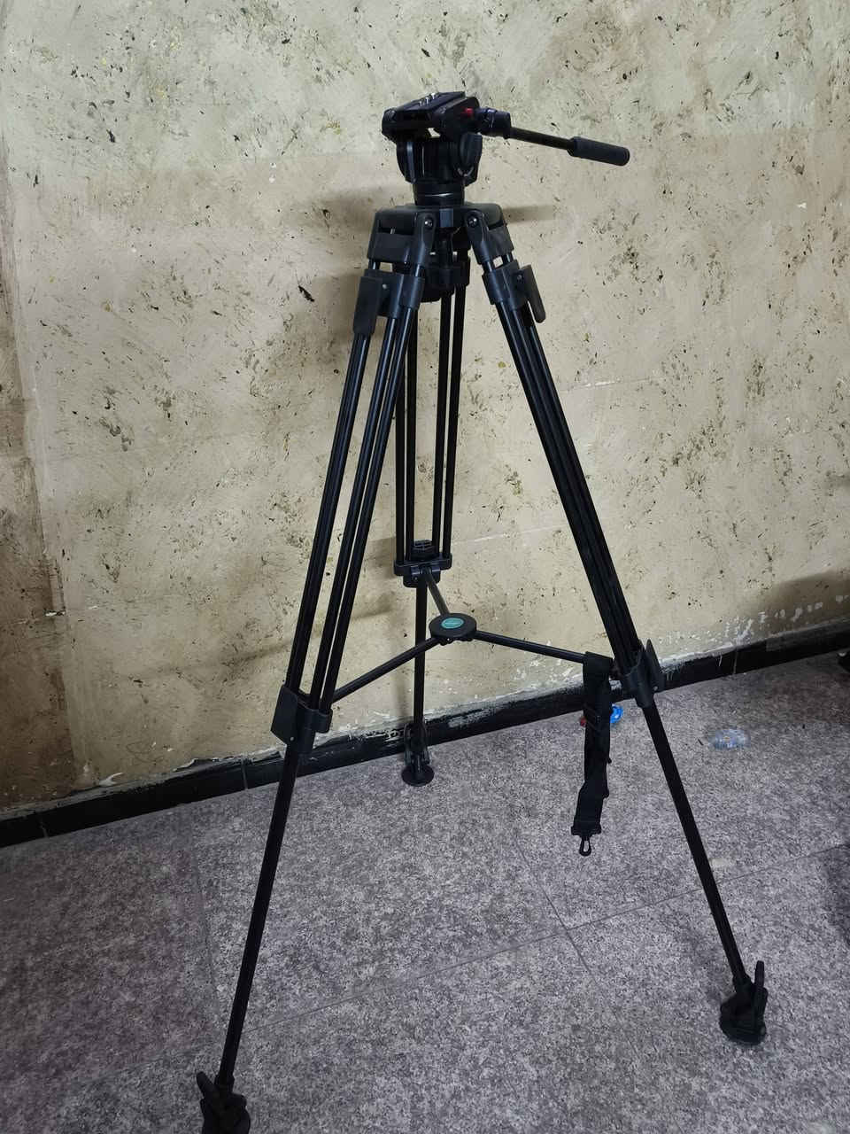 ستاند كامره احترافي
الارتفاع ٢متر
اعلا سعر ابيع


**إذا كنت صاحب هذا الإعلان وتريد حذفه لأي سبب، رجاءا أرسل رسالة إلى الدعم الفني**