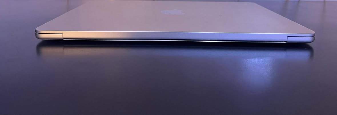 MacBook Air 2022 13.6” M2 

Ram 8 | SSD 500 

Battery 88 - Cycle 311

***********
