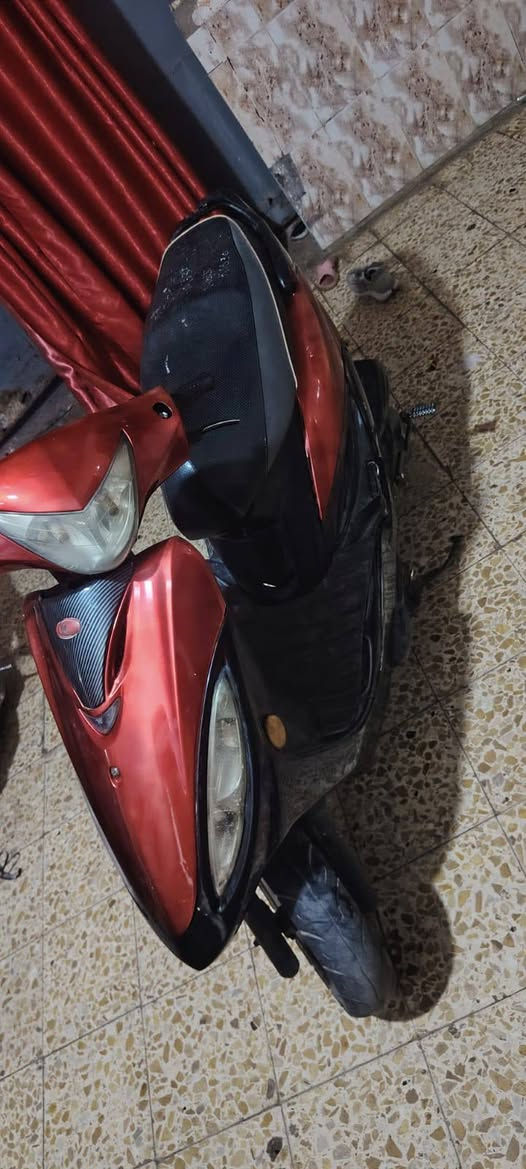 السلام عليكم  دراجة كامكو جي فور محرك ما مفتوح دراجة مكفولة من كلشي نضافة وسرعة تخبل عوزها بس راجز الشراي يخابر وبي خير ويدلل سعرها 500 وبيها مجال بسيط  ***********
