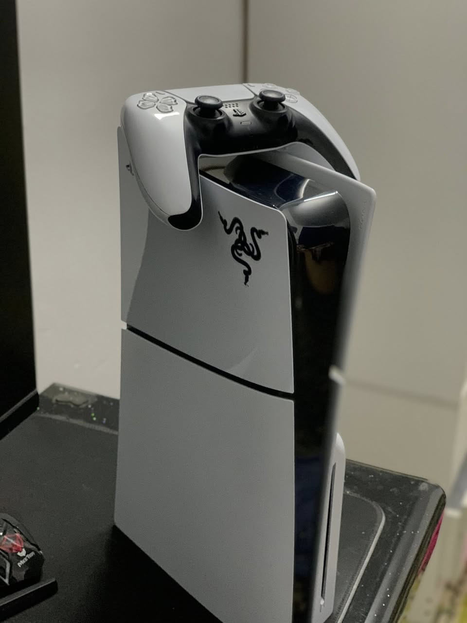 للبيع بلي فايف سلم اوروبي بغداد

مساحة تخزين 848 كيكا بايت+ رام 1 تيرا مساحة التخزين 
الكُلية 1848 كيكا بايت
بدون كارتونة
الجوستك الاصلي + الHDMI الاصلي + واير شحن الاصلي
نظيف مثل ما موضح بالصورة 
السعر600 
قابل للتفاوض 
الاتصال على الرقم
***********
