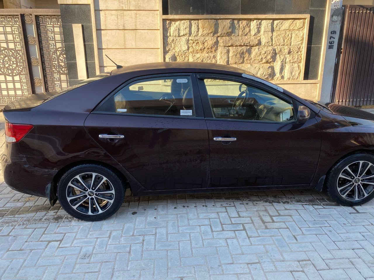 السلام عليكم 
للبيع سيراتو 2011
السعر 90وبيها مجال
العنوان. البكريه قرب جسر الغزاليه
***********
