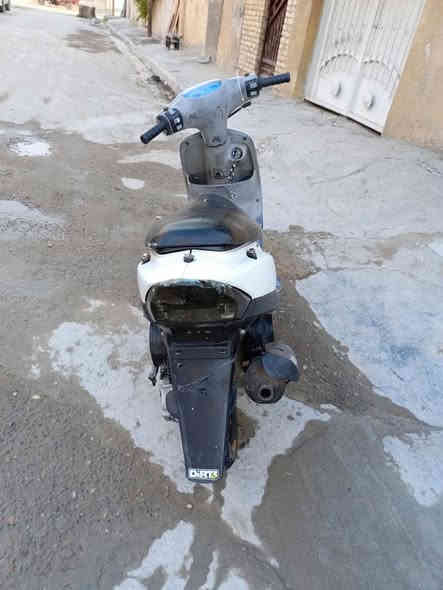 السلام عليكم دراجه ماكس للبيع الدراجه تخبل الكابريتر شويه تعبان وبيها عواج قليل بلستيرن الباقي مكفول بيها سبايدر جديد ماشاده اصلي 
سعرها ٣٠٠ الف مكاني بغداد شهداء البياع ***********
