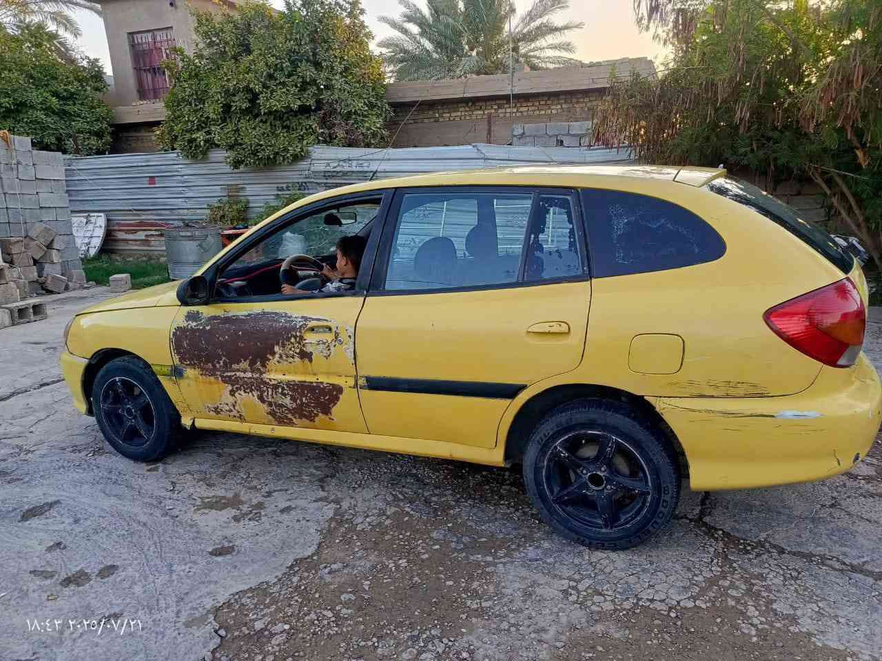 سلام عليكم كيه ريو موديل 2000 للبيع مكينه ماتشتغل راعيه موجود سعر 20 ورقه *********** بغداد تاجي سيع البور
