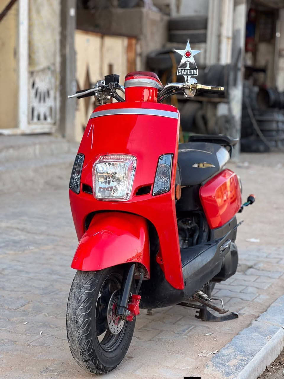 الجلاله🔥
ماكس بوليس مصطره 2013 بلاديه 

نهضه ومعدل واحد على واحد 

نوزل 

لايت امامي عالي ناصي 

بك لايت 

هورن 

اشاير خلفي امامي 

زرارير 

لايت نجمه 

كله شغال 

نكره سلف 

واحد على واحد 

مكاني نجف ناحيت القادسية 
*********** 
سعر 750 وبيه مجال
