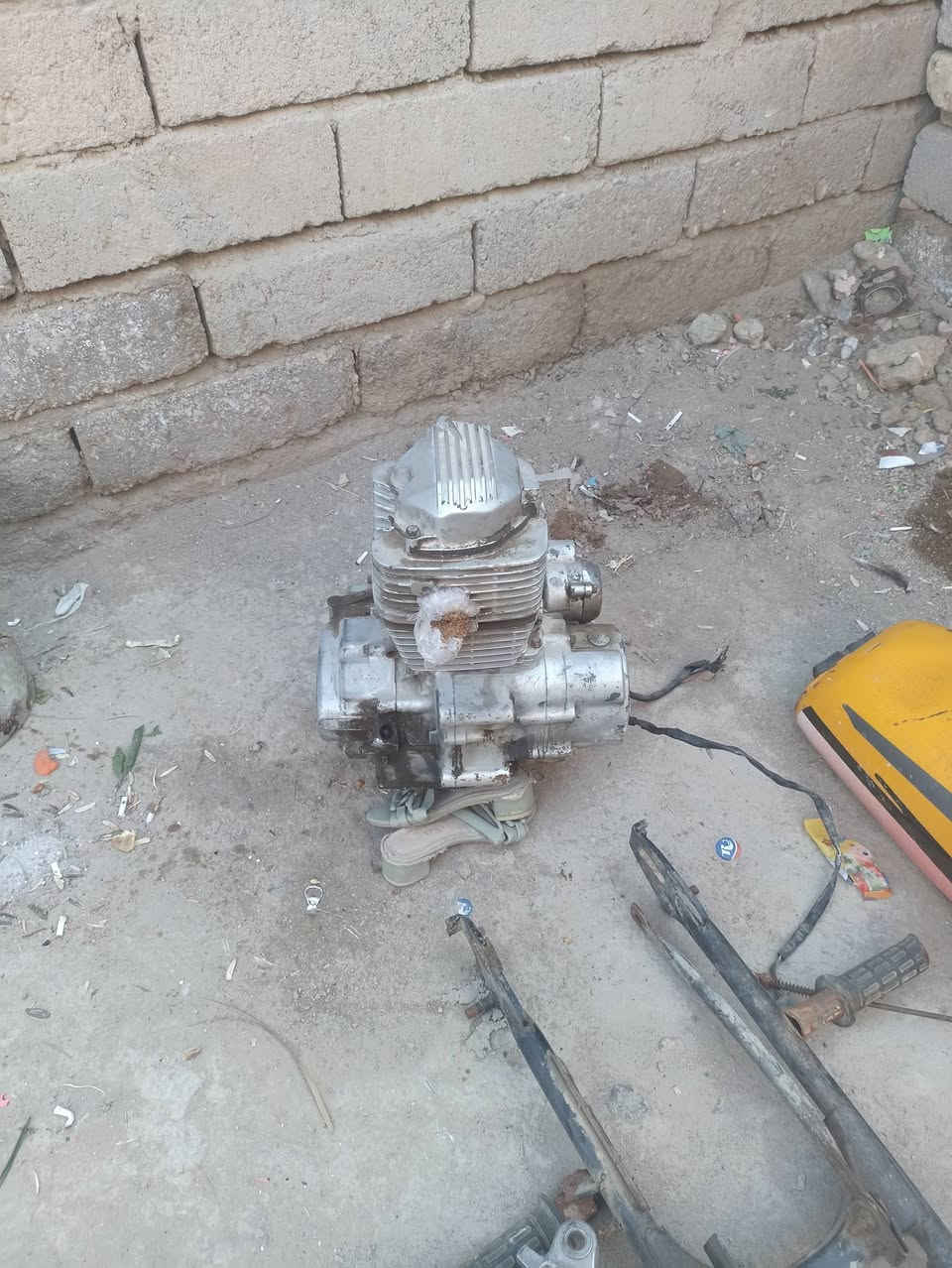سلام عليكم غراض البيع محرك م200شرط الشغل غيم بمايرضي الله وخذه مكاني قضاء المدينه  فلكت الخاص ***********ملحضه هاذه الرقم مابيه وتساب
