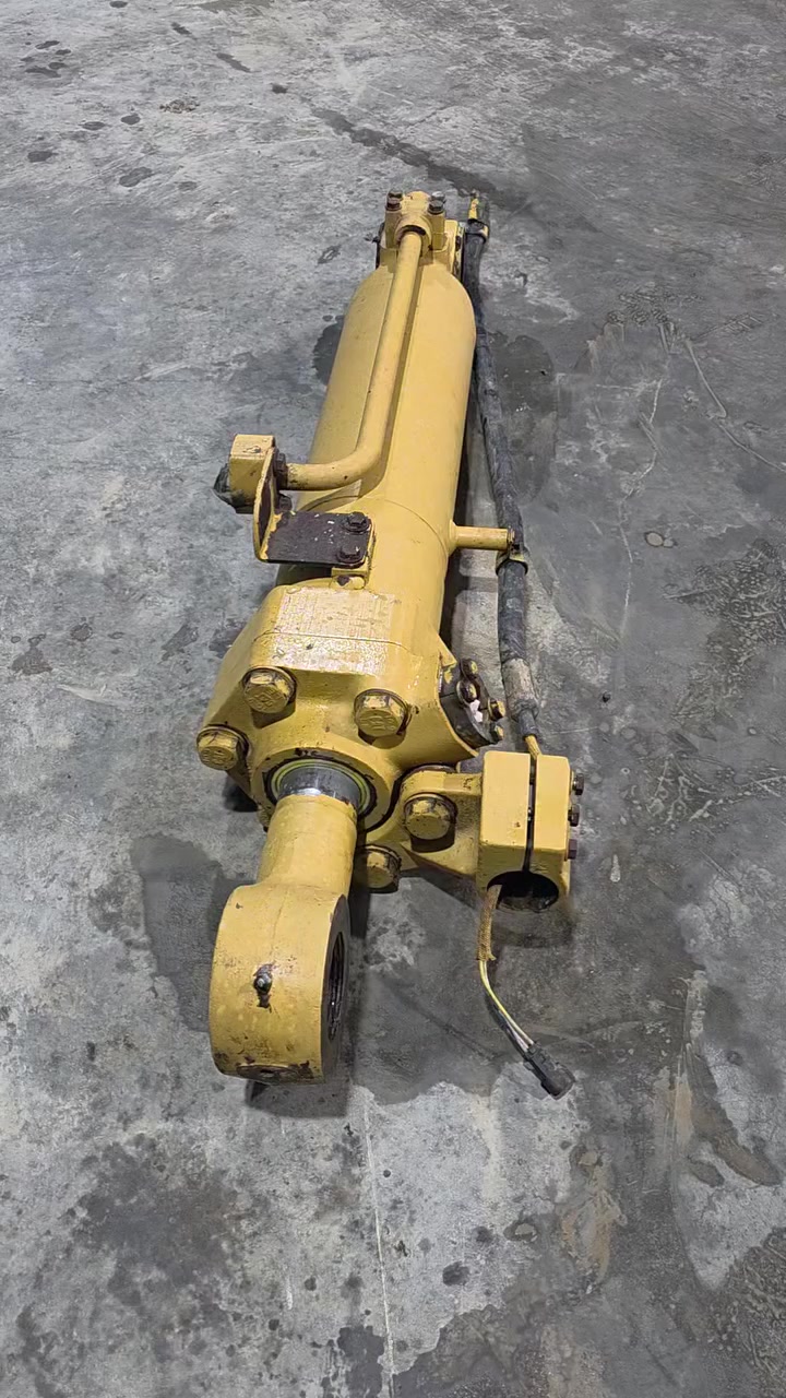 السلام عليكم جك رفع كتر 938G للبيع العنوان بغداد حي الجهاد / للإستفسار الاتصال على الارقام/ ***********
