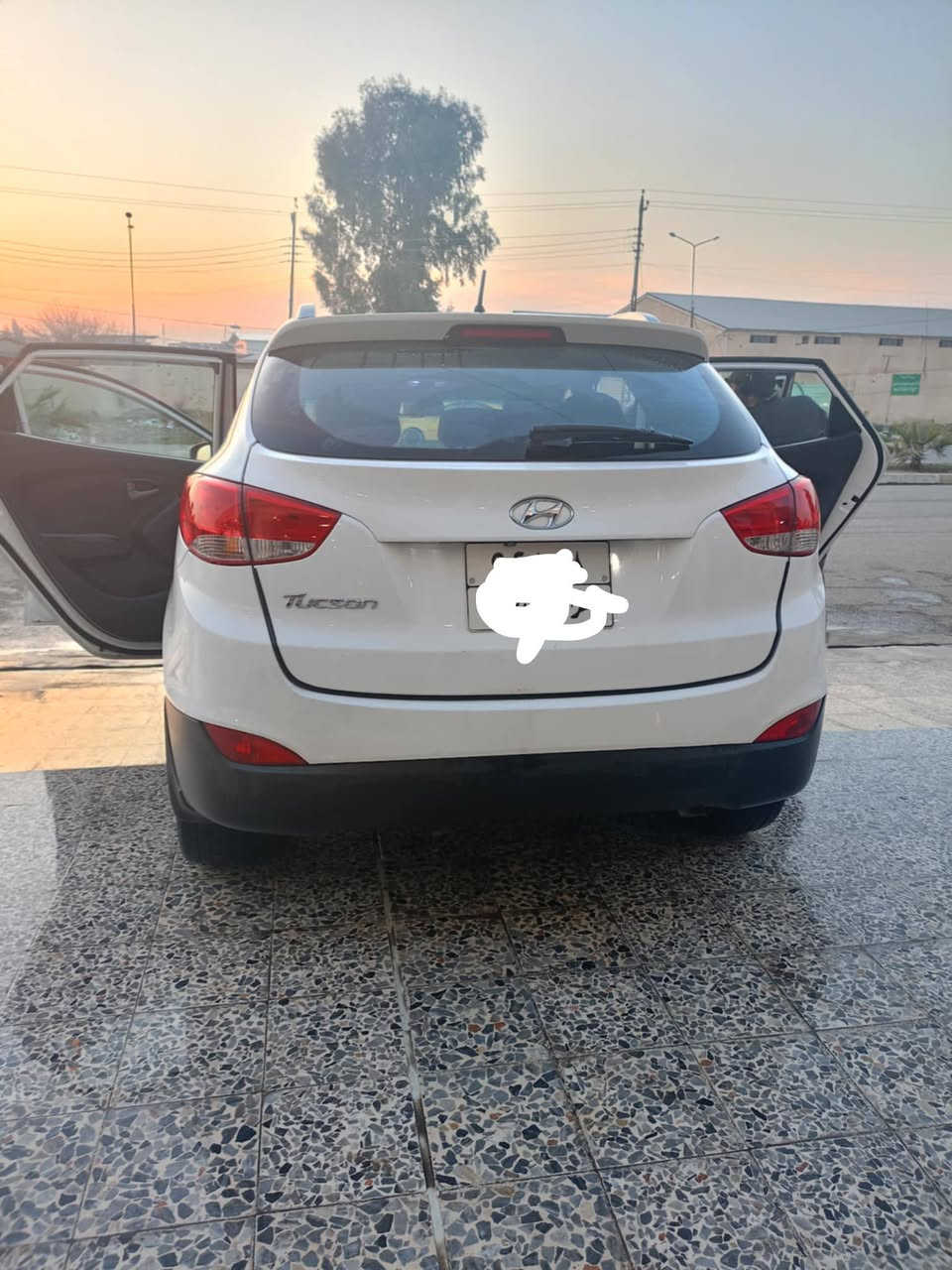 السلام عليكم
توكسن موديل 2014 رقم دهوك للبيع 
الضرر داخل الصور موضح بالسونار 
للاستفسار ***********
