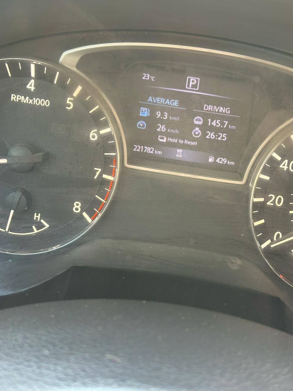 السلام عليكم 
نيسان التيما موديل 18 S
ضررها اصبع من البنيد ومبدل البنيد سياره مكفوله من كلشي عليها منظمومه زنون ناصي عالي تخم تاير باتري جديد السياره الف دينار ماتصرف عليها سياره جاهزه من كلشي تبريد اذا مو ثلج مرجوعه سباره متعوب عليها حيل والبنيد شويه بي جراد لان مبدل الاصلي وحديد 
السعر 130 وبيها مجال قليل
***********
