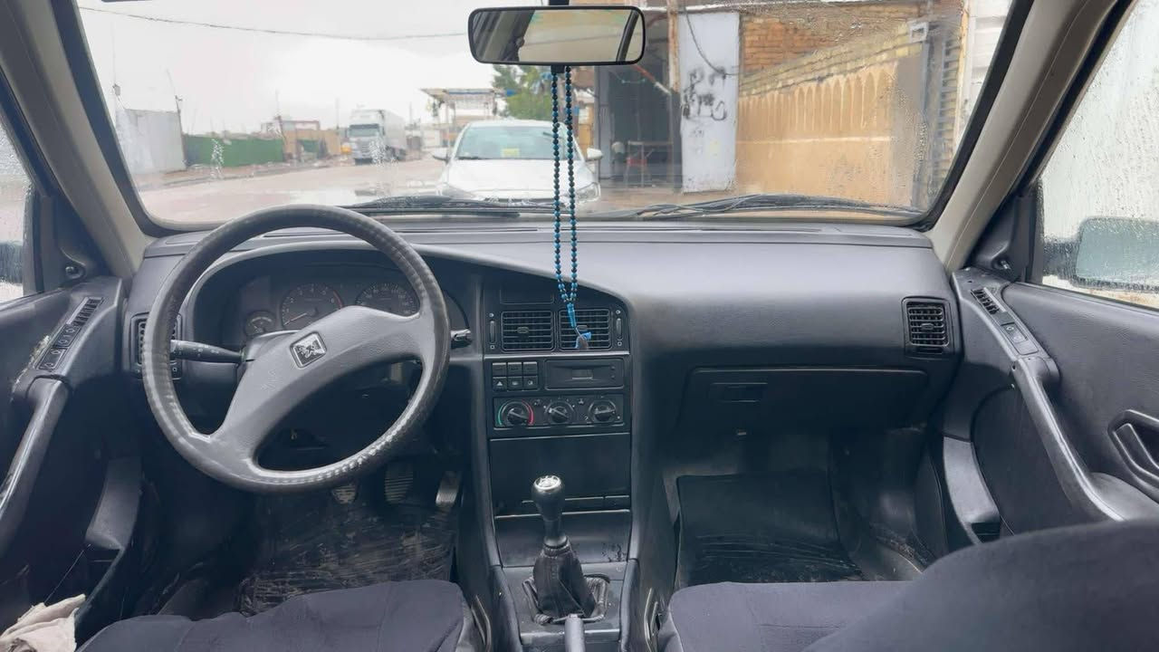 بيجو روى موديل 9 سياره نضيفه ومرتبه 
تبريد شغال منضومه جديده كلها 
تخم تاير جديد 
دوشمه جديده كلها 
كير مكينه اكسل جديد 
جام اربعه شغال 
ويل حجم 
بيها قطعه واحد صبغ.
وهلال مال جاملغ اثنين 
غير هاي مابيها 
مكاني بغداد البياع 
*********** اسياه 
سعر ٣٠  قفل
