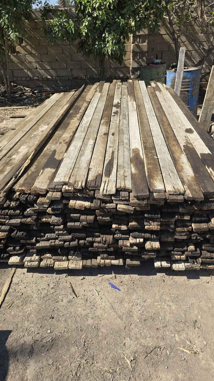 لوح ابو 4متر 8مكعب للبيع السعر ٤٢٥روسي تارس ***********
