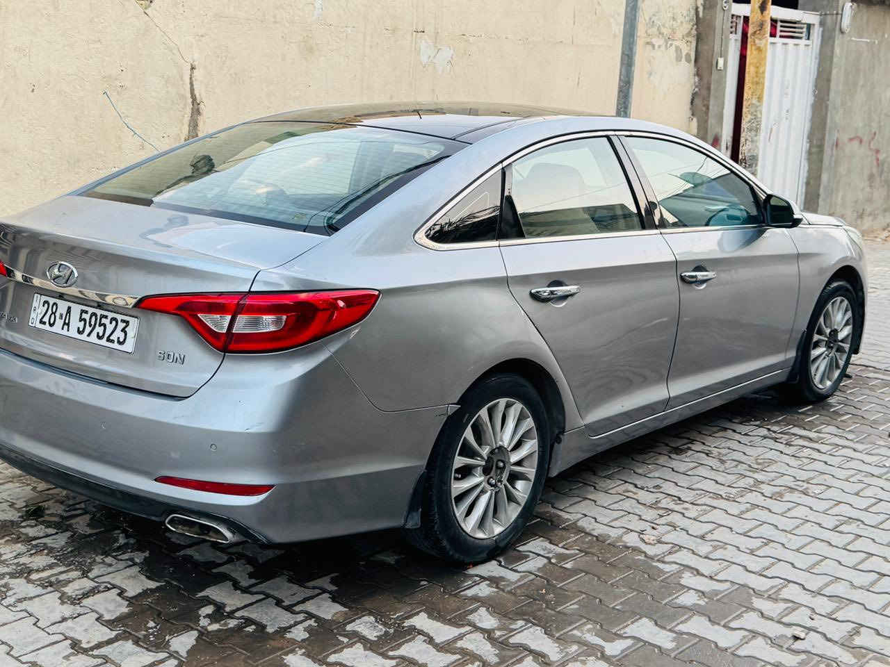 السلام عليكم
سوناتا موديل ١٦ فول مواصفات عدا البصمه 
خليجي
بانوراما وتحكمات فول
رقم نجف بأسمي 
مصبوغه حزام
السعر ١٢٥ وبيها مجال
***********
