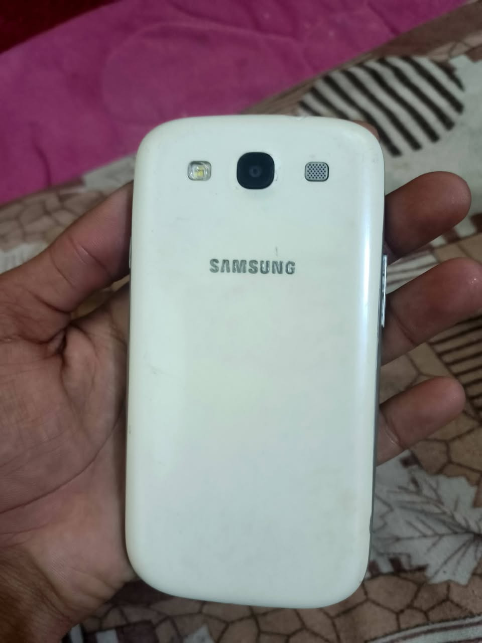 سلام عليكم كلكسي ثري  شغال شراي يجي واتساب مكاني بصره سعر ٣٠ ***********
