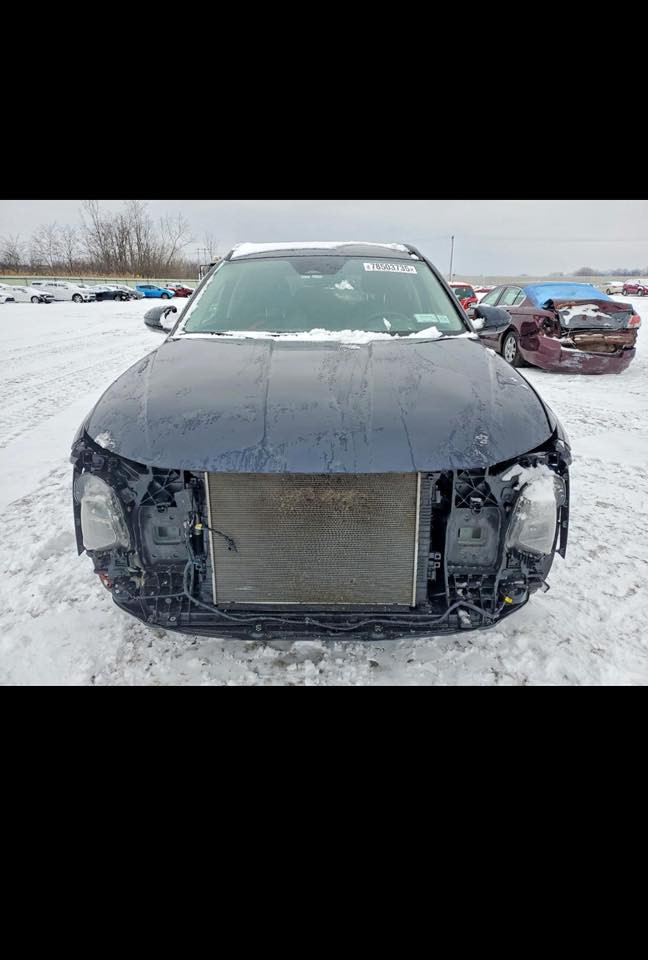 🚙 عرض سيارة – استيراد أمريكي
✅ مشمولة بامتياز كتاب الشهداء

📌 المركبة: 2024 Hyundai Tucson SEL
📌 الحالة: Run & Drive (المحرك يعمل والسيارة تمشي)
📌 المصدر: مزاد أمريكي

🔹 أهم المميزات:
• محرك اقتصادي واعتمادية عالية
• شاشة معلومات وترفيه حديثة
• كاميرا رجوع خلفية
• حساسات ومساعدات قيادة
• تجهيزات فئة SEL

📍 الموقع: السيارة حالياً في الميناء وجاهزة للاستلام

💰 السعر: مناسب وقابل للنقاش
📞 للتفاصيل أو الحجز تواصل عبر الخاص
***********
