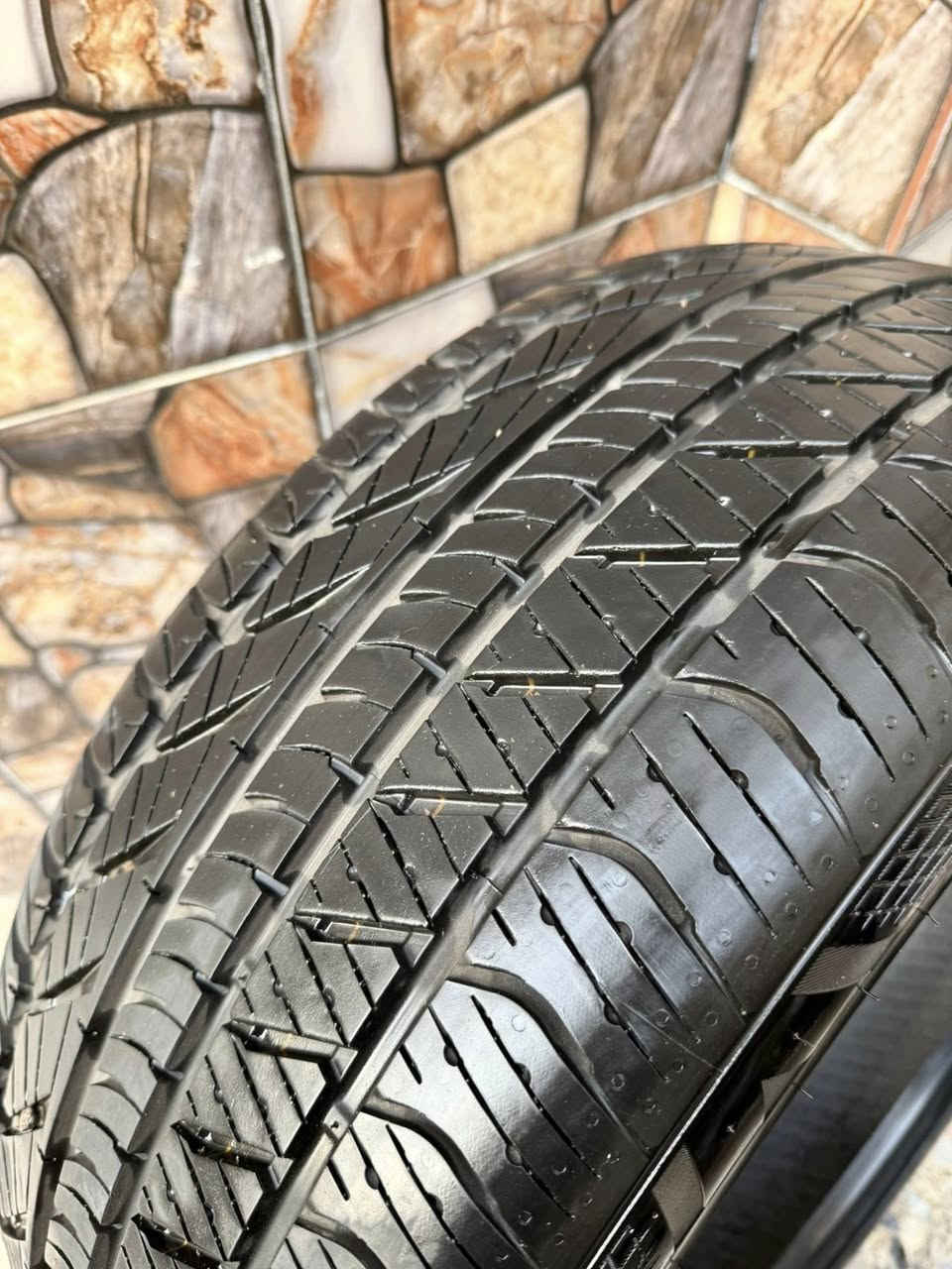 تك تاير 245/45/20
فيتنامي انتاج 2024/شهر 5

***********
