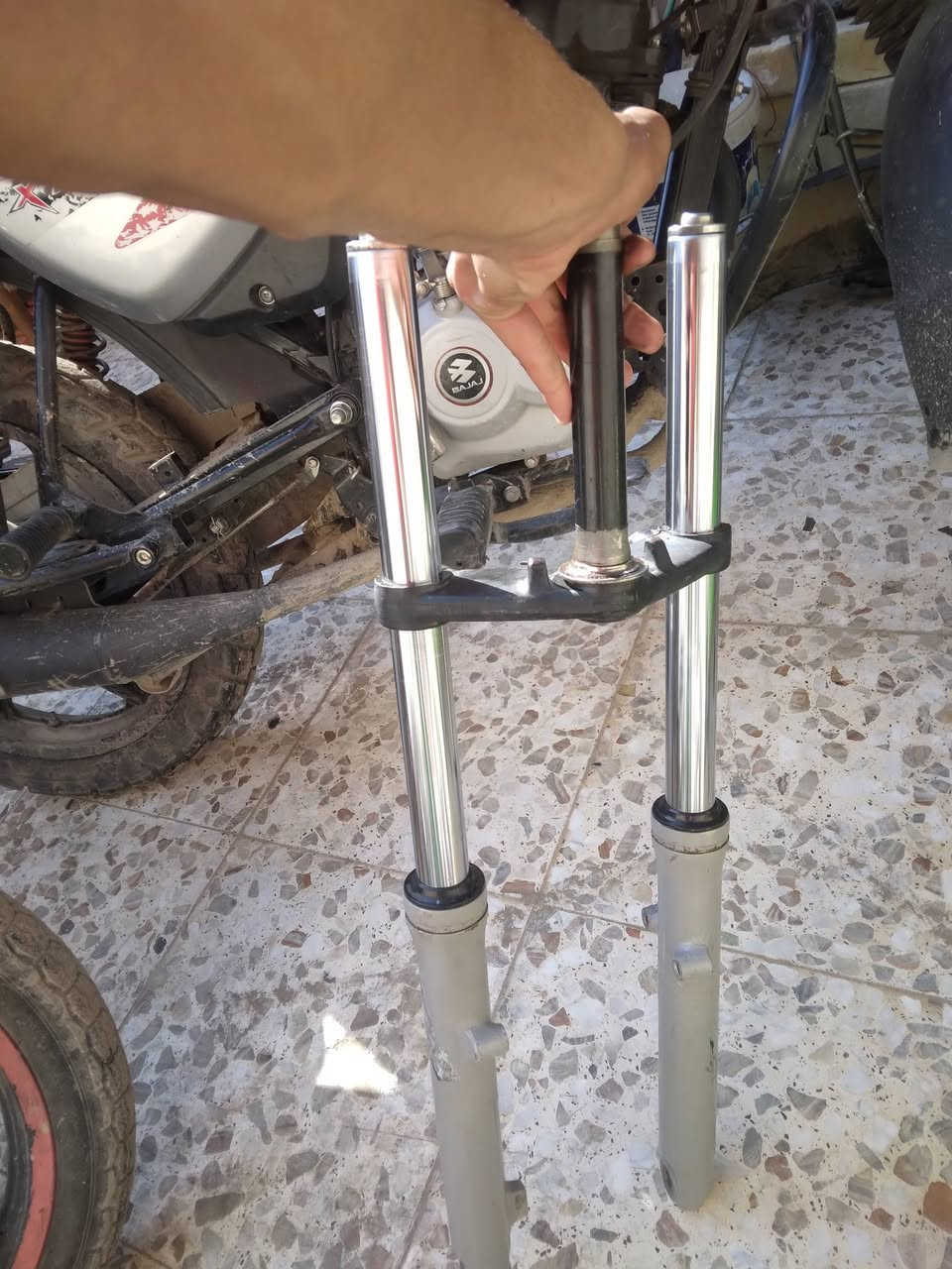 ماشه ودبلات كلاسك نضيف 85%100
سعرهن ٨٠ بيهن مجال كلش قليل 
مكاني حزيرت بغداد السياحيه 
***********
***********
