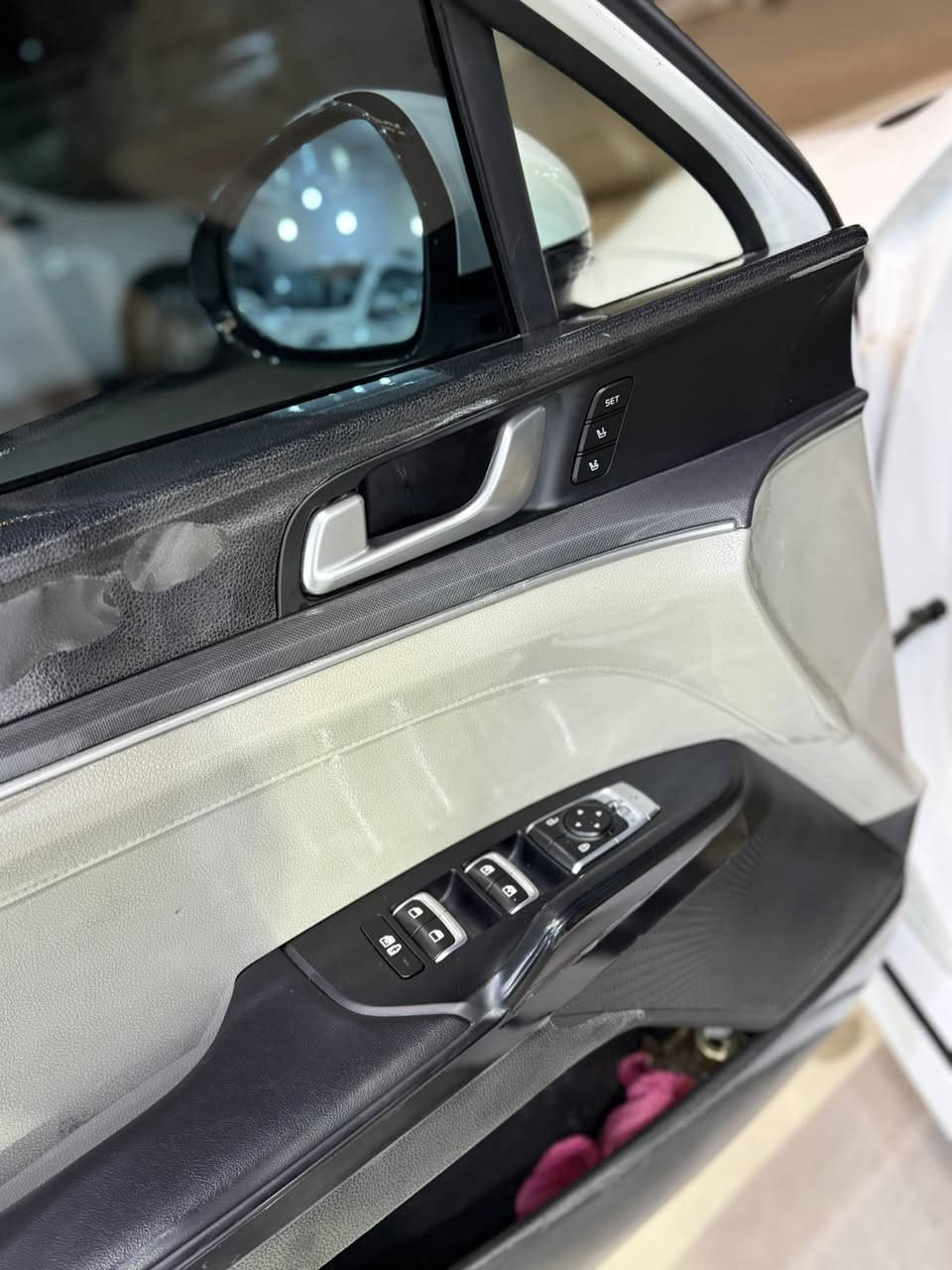 كي فايف ( K5) موديل 2023 5vip كامرات 
. خليجي وكالة NIM 
• محرك : 2500 "
.ماشية : كيلو57

المواصفات:
• بصمة + بصمة ابواب
٠ سايد بريك دكمة 
• بنوراما
. تشغيل عن بعد 
• 5 انظمة قياده
• تبريد شاشة لمس
• كراسي كهرباء
• تبريد قطعتين
• حساسات اماميه وخلفيه
‏• LED امامي وخلفي
• اشاير بلمري والمري شفط
• شاشة + كاميره + كاربلي
. مقاعد جلد 
مقاعد تدفئه تبريد
. اوتو هولد
• فول تحكم ستيرن
. سنوية جديدة 
. كير ومحرك مكفول 
•بيها فقط حافة البنيد تعديل بارد بدون صبغ 
مكان السيارة : نجف

التواصل :***********
