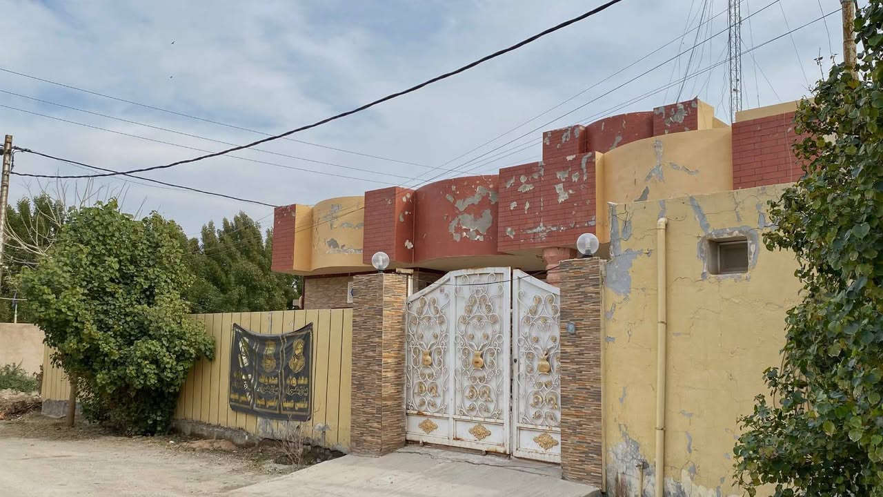 المعلومات :
المنطقة : حي الصدرين ، يبعد عن التبليط تقريبًا 100 متر
المساحه : 468 m²
الواجهه : 20 متر
النزال : 23.500 متر
ملاحظه : خلف المنزل قطعة أرض أيضًا معروضة للبيع
النزال : 23 متر
العرض : 14 متر

للاستفسار : ***********
