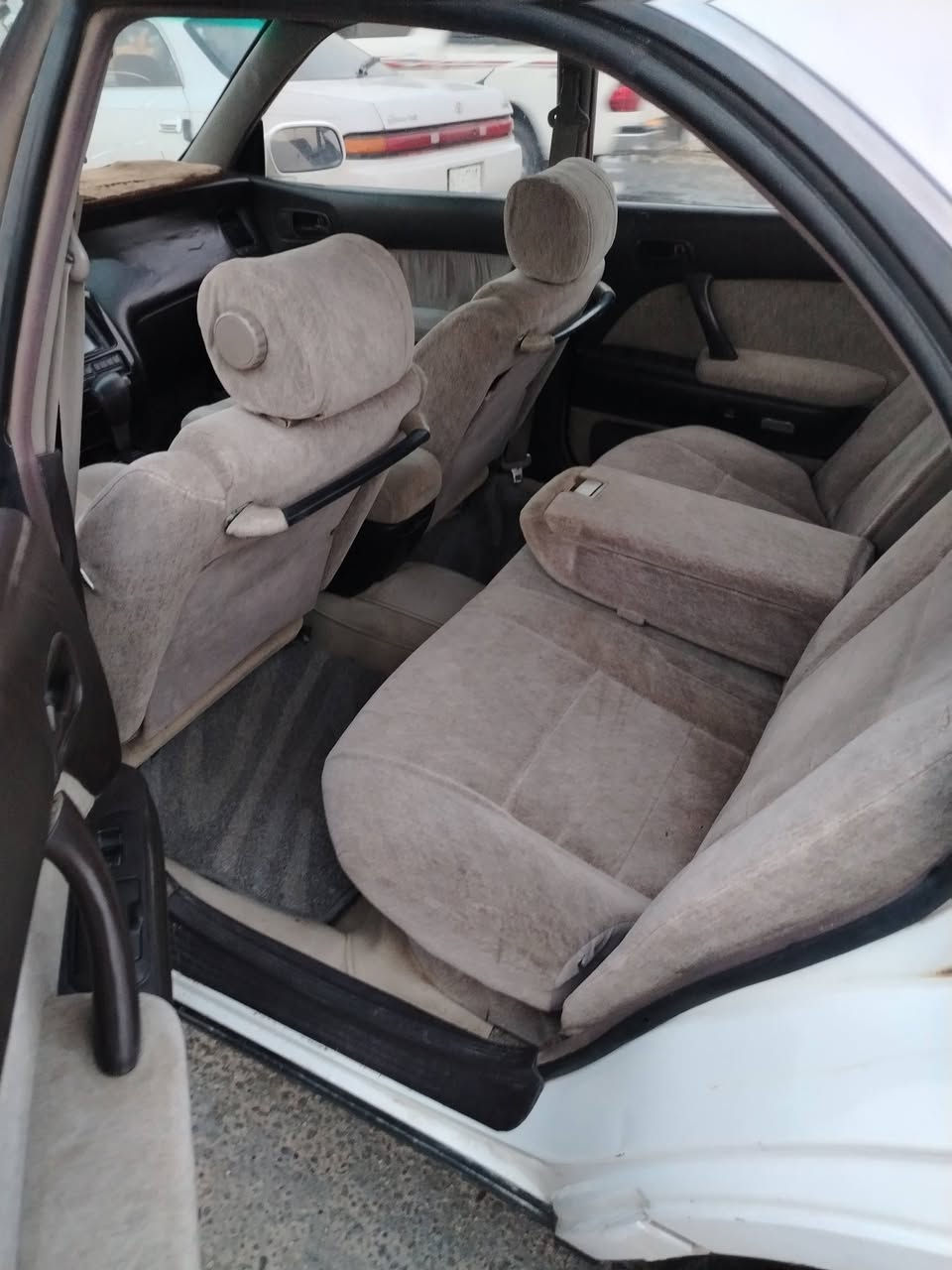 بطه متصل مكفوله من الكص والنغل والضربه رقم بصره سنويه ل٢٠٢٦ كشنات كهربائيه دواخل جدد كلش تبريده بي نقص غاز منضومه كامله تخم تاير توه شاده حداده حلوه كير ومكينه ثنين ونص جدد السياره ما مصبوغه بيه مكانات صبغ أثر جراد سعر ٥٤ رقم التليفون ***********
