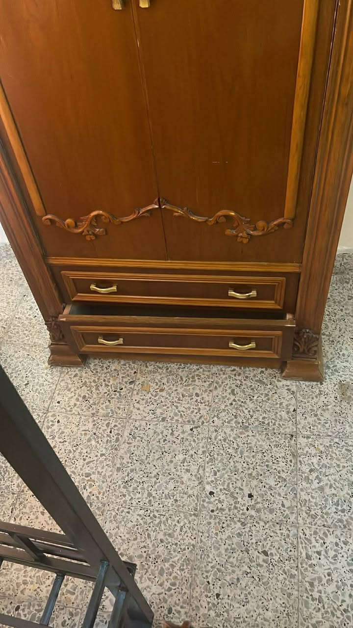 السلام عليكم 
غرفة نوم للبيع نظيفة وزن ثقيل بدون قنصور 
ادفع سعر عجبني ابيعك


**إذا كنت صاحب هذا الإعلان وتريد حذفه لأي سبب، رجاءا أرسل رسالة إلى الدعم الفني**