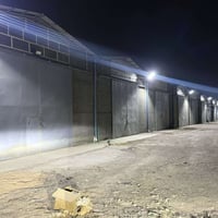 وبركاته  يوجد لدينا مخازن للإيجار بمساحات كبيرة وبناء حديث وموقع ممتاز...