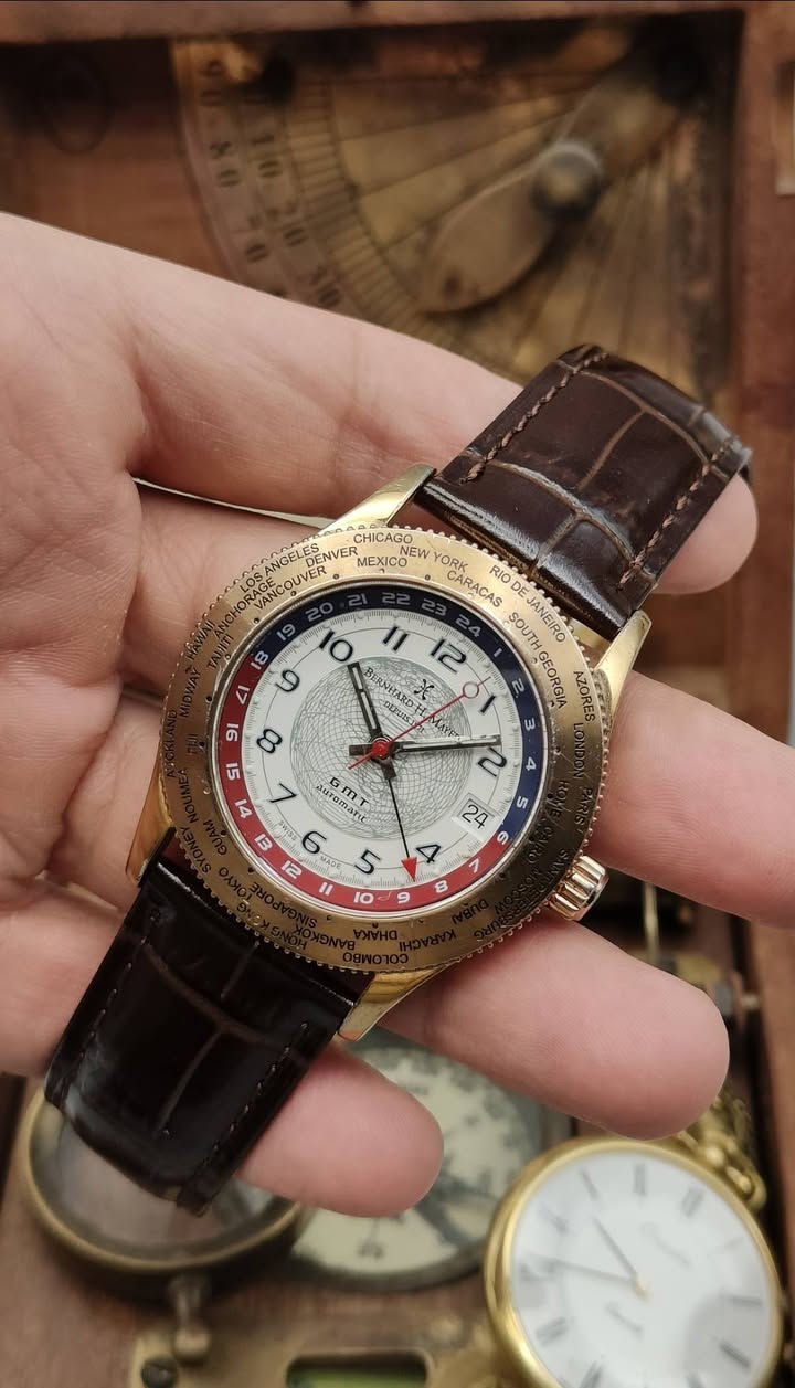 بسم الله الرحمن الرحيم ... 🌿
🇨🇭 BERNHARD H.MAYER 🇨🇭
ساعة ( اجماير ) #جي_ام_تي
 لمتد اصدار محدود
المنشأ #سويسري #اصلي
قطعة مستخدمة شغالة مضبوط
اوتوماتيك 25 حجر
سير مستبدل البك اصلي
يوجد خدوش على البك
قطر 40mm
🚛 يوجد توصيل الى جميع محافظات العراق 🚛


**إذا كنت صاحب هذا الإعلان وتريد حذفه لأي سبب، رجاءا أرسل رسالة إلى الدعم الفني**