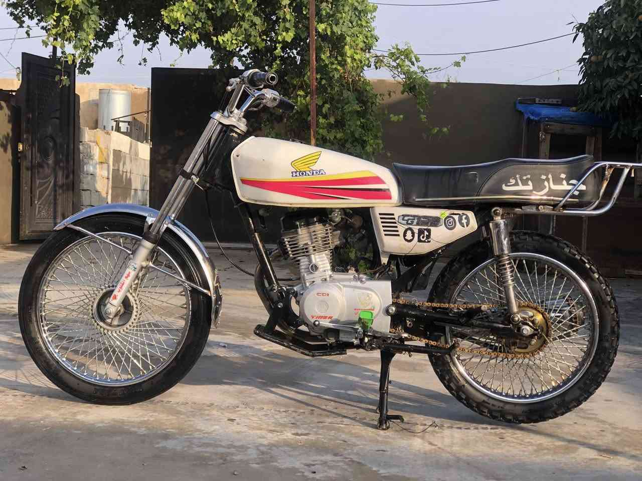 السلام عليكم شباب حربي للبيع دراجه مرتبه مكينه تايكر٢٠٢٢  شرط الشلعه ونشاط لا صرف لا بخار. شرط من كلشي كل شي ماناقصه دور بانزين واطلع شوفه عينكم للبيع وللمراوس ***********
