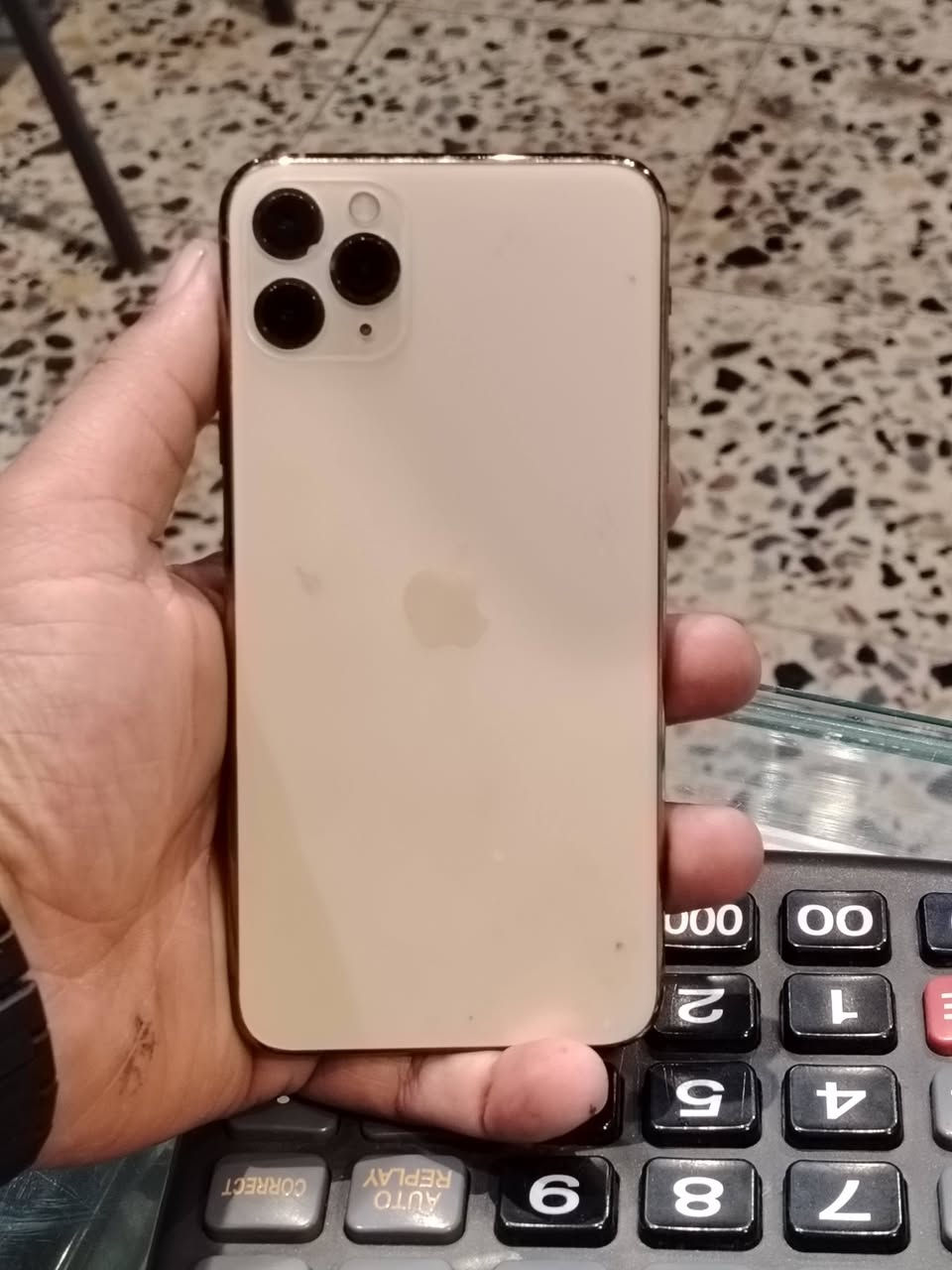 سلام عليكم  11promex
الذكرة ٢٥٦
البتري ٧٤
نموذج M
بدل شاشة تفصيخ فقط
العنوان بغداد
الرقم *********** 
سعر  ٣٠٠ الف
