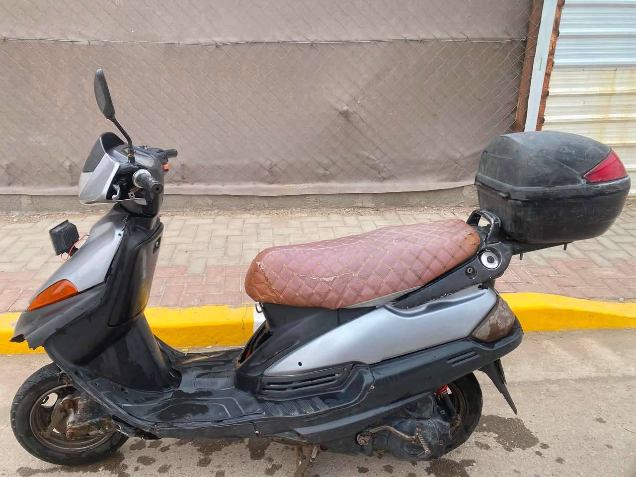 للبيع دراجه فراشه 140 مجفته كامل سعر 200وبيها مجال ***********
