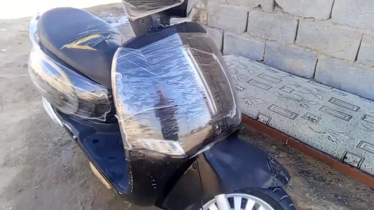 دراجه للبيع كلها شغاله سيف محرك مفتوح معده بس والفات تخم تاير الدراجه دراجه يتصل علي على*********** مكاني واسط بالوافدين على طريق الدجيلي يم الملعب
