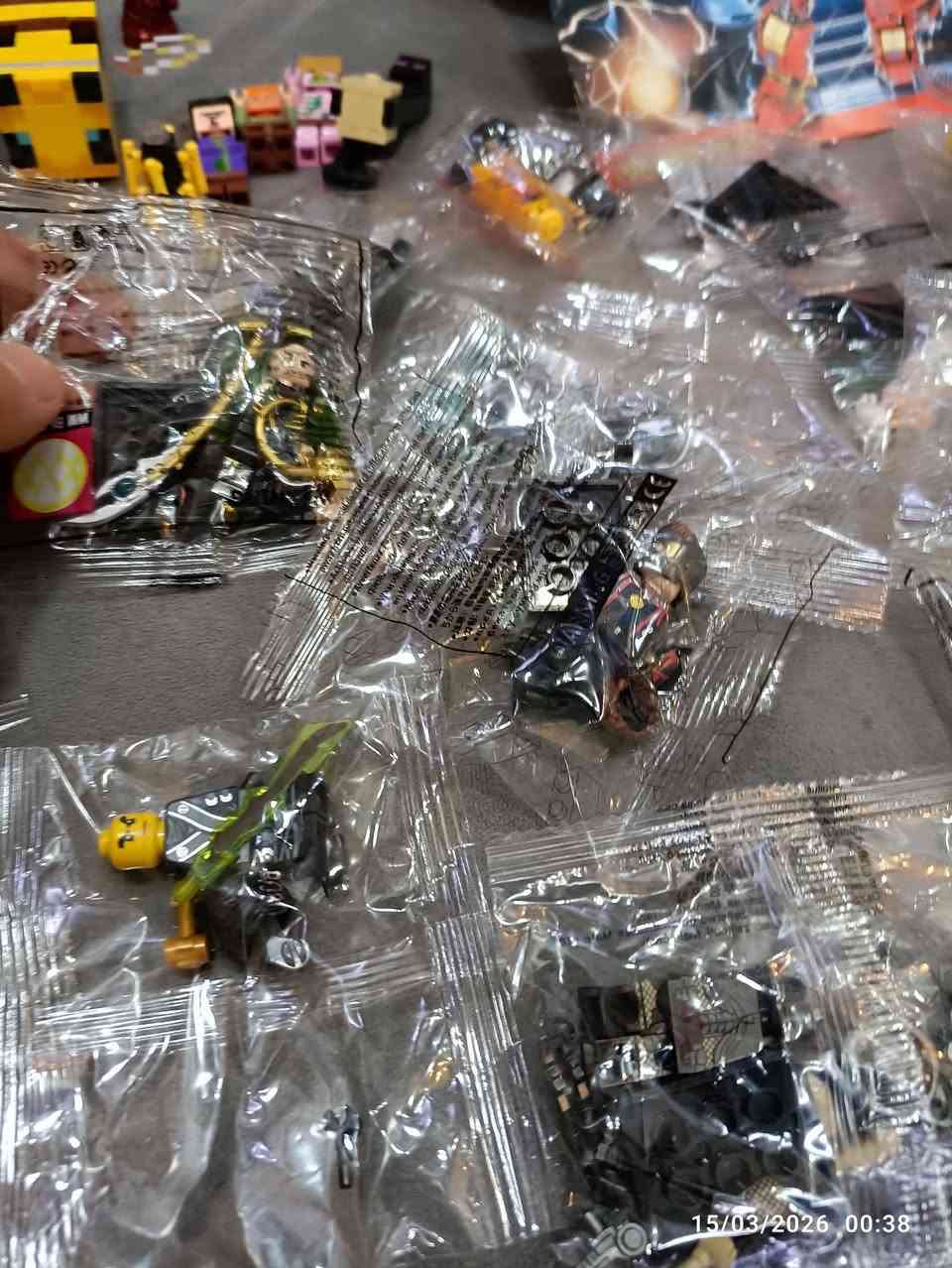 اللهم صل على محمد وال محمد 
شخصيات ليكو عددهن 26قطعه  ومجسم كامل جديد ممفتوح وياهن قطع  حيوانات ليكو


**إذا كنت صاحب هذا الإعلان وتريد حذفه لأي سبب، رجاءا أرسل رسالة إلى الدعم الفني**