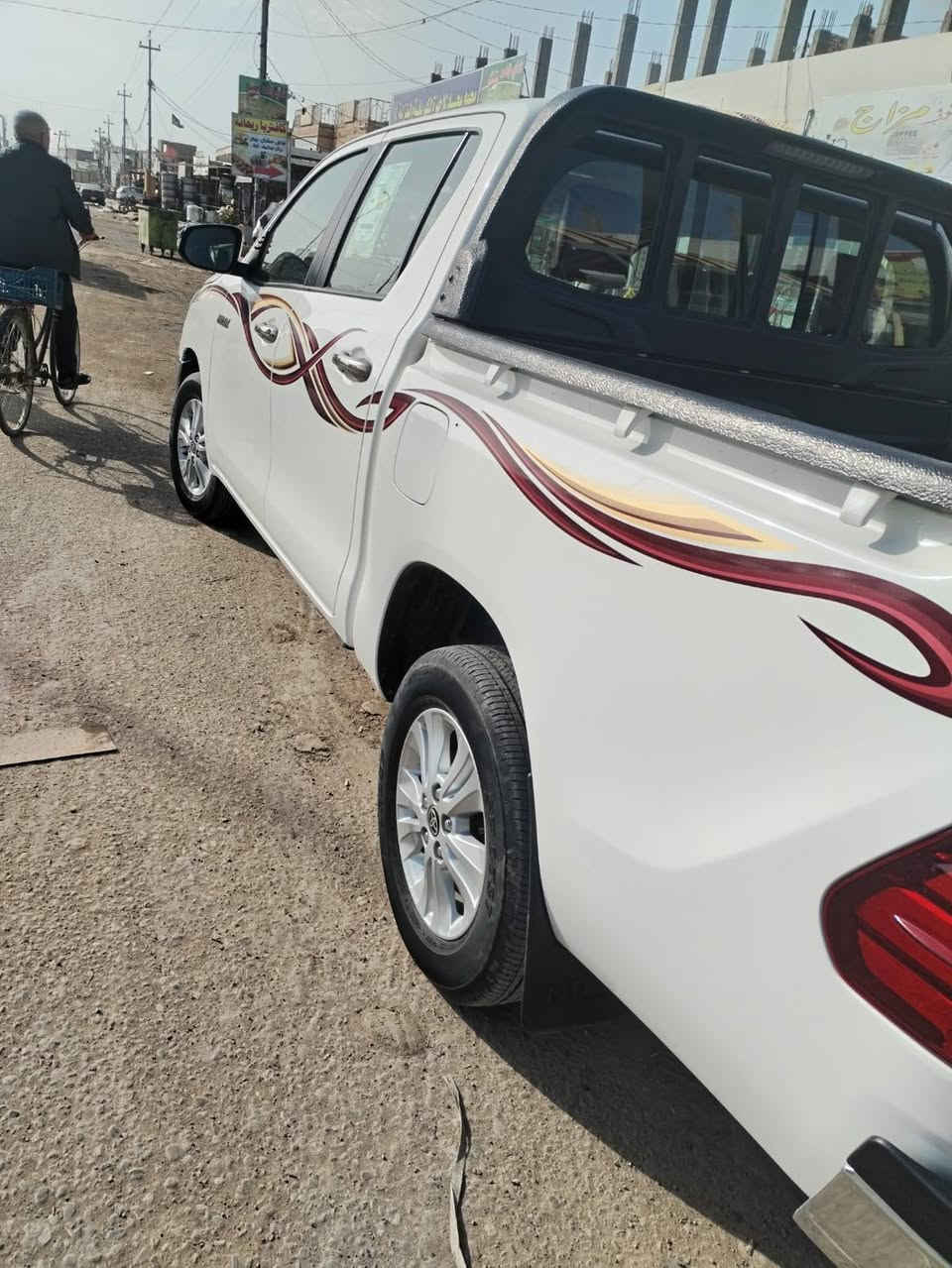 السلام عليكم هايلوكس كويتي 2024كفاله عامه ماشيه 50
السعر305وبيه مجال 
***********
